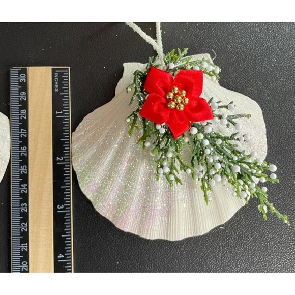 Seashell Glittery Christmas Holiday Ornaments Red Berries‎ & Flowers Set Of 2 - Picture 3 of 6